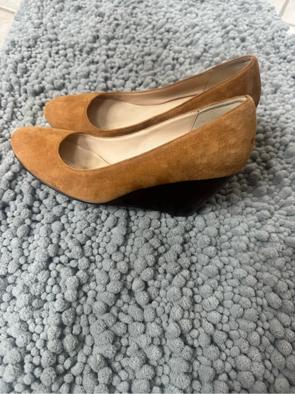 Cole Hann wedge shoes. Suede finish. EUC size 8